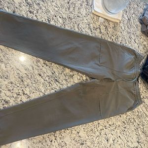 Lululemon Utilitech Pull-on Men’s Pants. Size Large